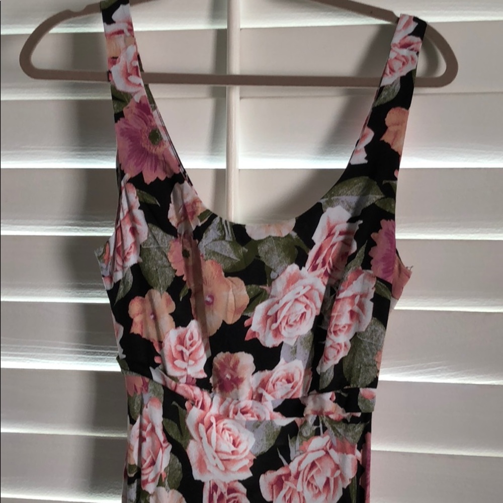 Dress - Picture 2 of 6